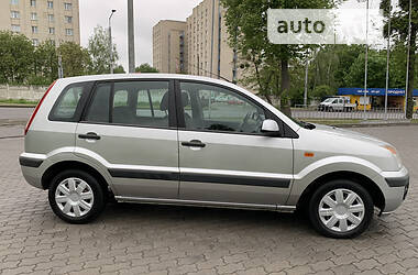 Хэтчбек Ford Fusion 2006 в 