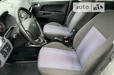 Хэтчбек Ford Fusion 2006 в 