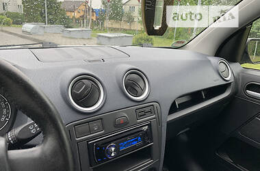 Хэтчбек Ford Fusion 2006 в 