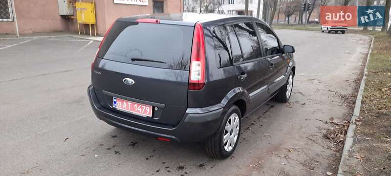 Хетчбек Ford Fusion 2008 в Валках
