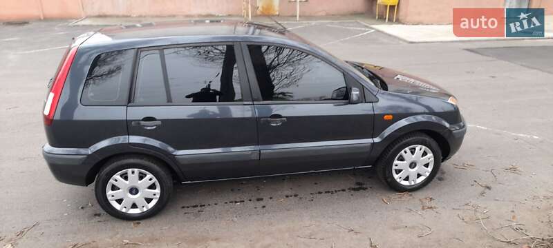 Хетчбек Ford Fusion 2008 в Валках