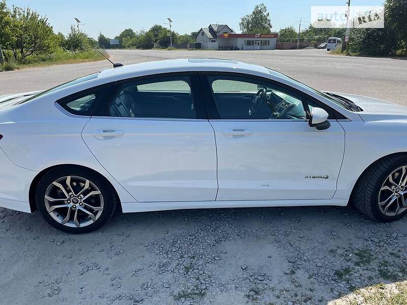 Седан Ford Fusion 2017 в Каменке-Бугской