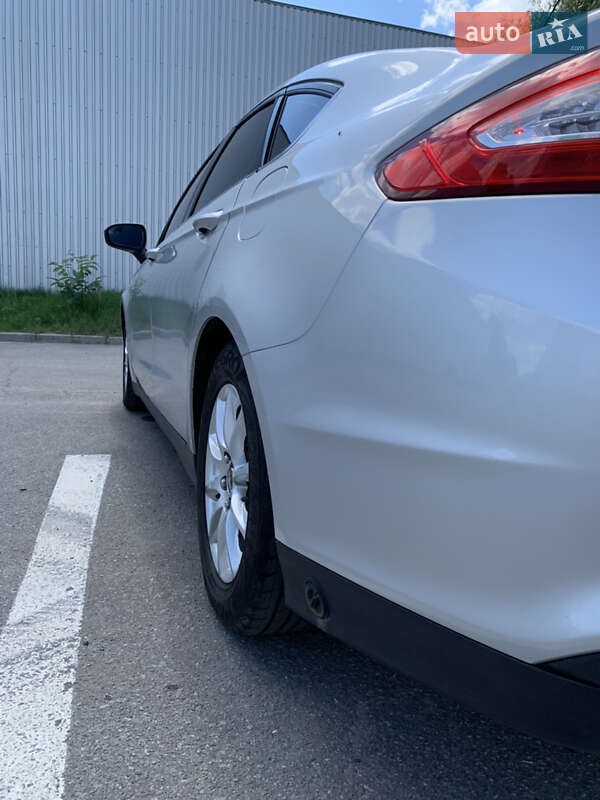 Седан Ford Fusion 2016 в Полтаві
