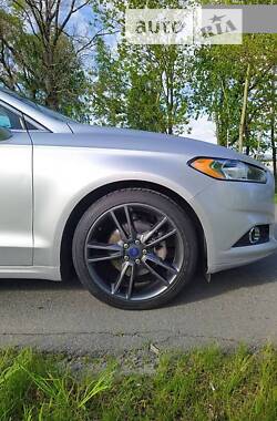 Седан Ford Fusion 2014 в 