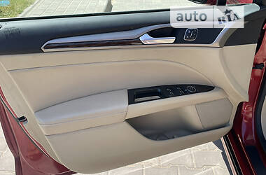 Седан Ford Fusion 2013 в 