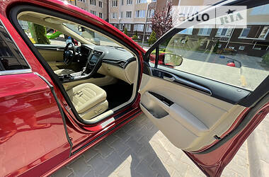 Седан Ford Fusion 2013 в 
