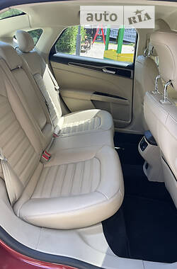 Седан Ford Fusion 2013 в 