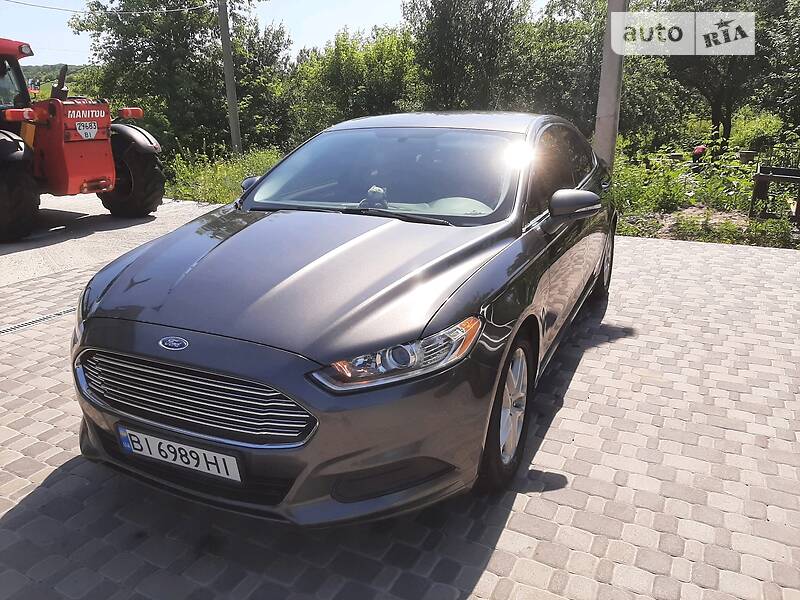 Ford Fusion SE