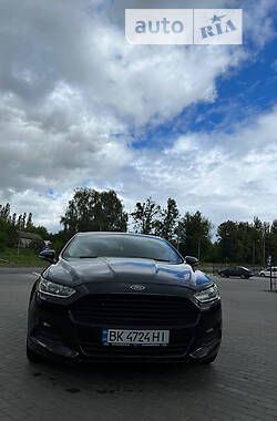 Седан Ford Fusion 2014 в Ровно