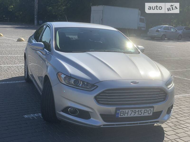 Седан Ford Fusion 2014 в Одесі