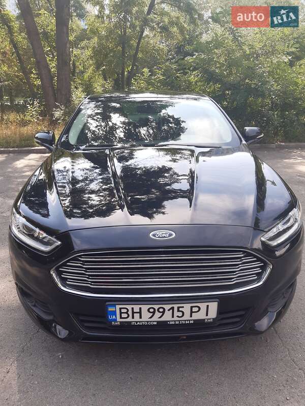 Седан Ford Fusion 2015 в Киеве фото 6 Седан Ford Fusion 2015 в Киеве