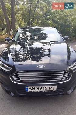 Седан Ford Fusion 2015 в 