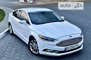 Седан Ford Fusion 2017 в 