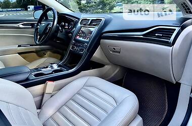 Седан Ford Fusion 2017 в 