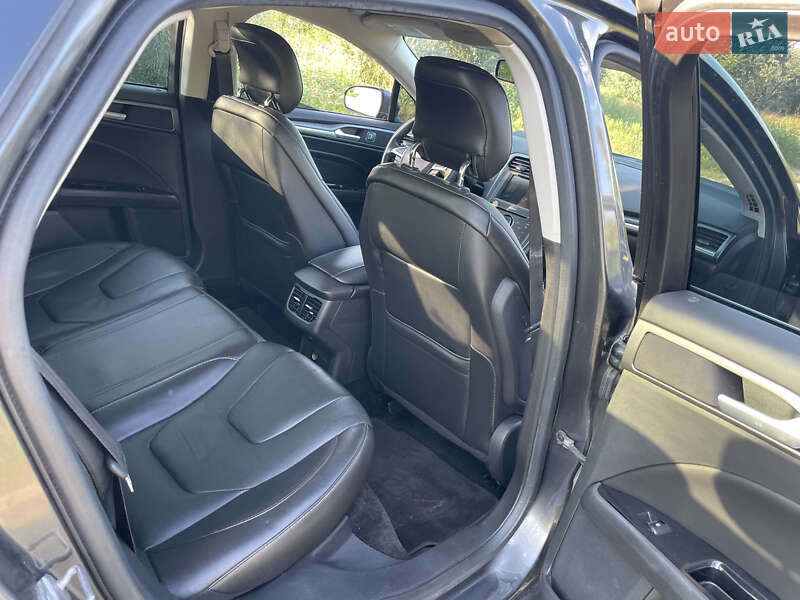 Седан Ford Fusion 2014 в Веселинове