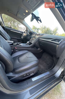 Седан Ford Fusion 2014 в 