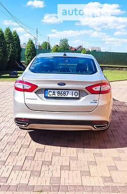 Седан Ford Fusion 2015 в 