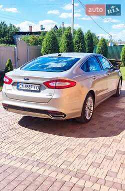 Седан Ford Fusion 2015 в 