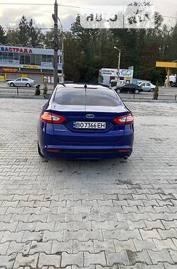 Седан Ford Fusion 2015 в 
