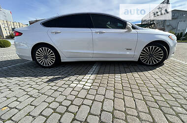 Седан Ford Fusion 2015 в Львові