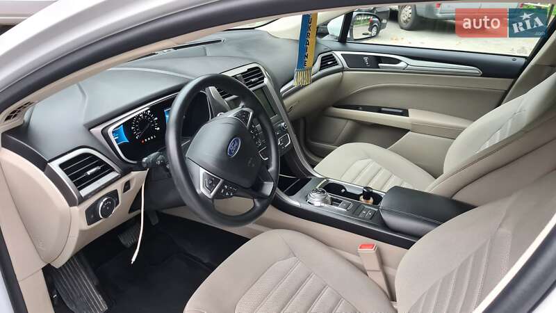 Седан Ford Fusion 2018 в Львове