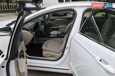 Седан Ford Fusion 2018 в 