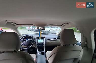 Седан Ford Fusion 2018 в 