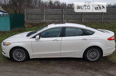 Седан Ford Fusion 2015 в 