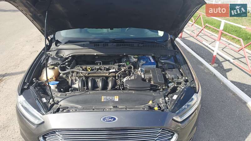 Седан Ford Fusion 2016 в Томашполе