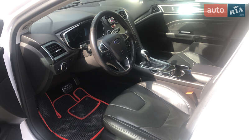 Седан Ford Fusion 2015 в Кропивницком