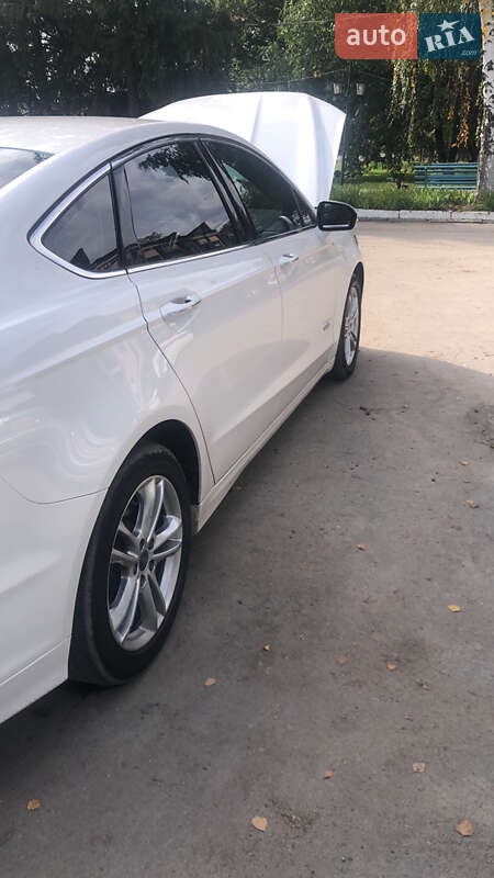 Седан Ford Fusion 2015 в Кропивницком