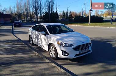 Седан Ford Fusion 2019 в 
