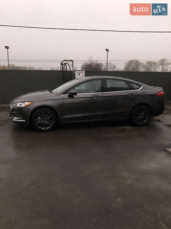 Седан Ford Fusion 2018 в Вижнице