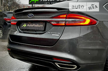 Седан Ford Fusion 2016 в 