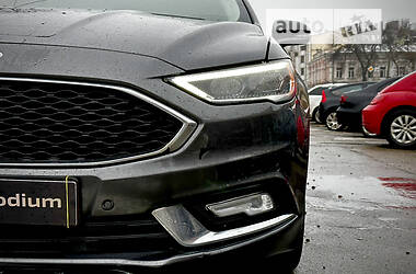 Седан Ford Fusion 2016 в 