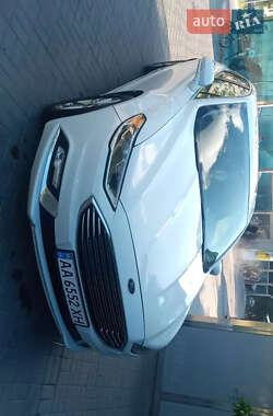 Седан Ford Fusion 2016 в 