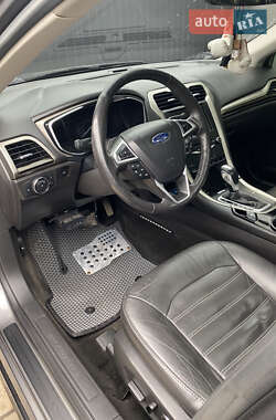 Седан Ford Fusion 2013 в 