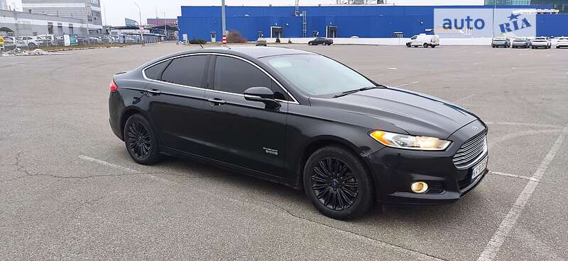 Седан Ford Fusion 2013 в Києві