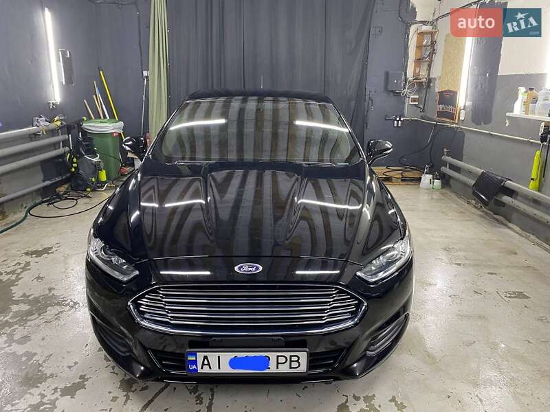 Седан Ford Fusion 2015 в Борисполі