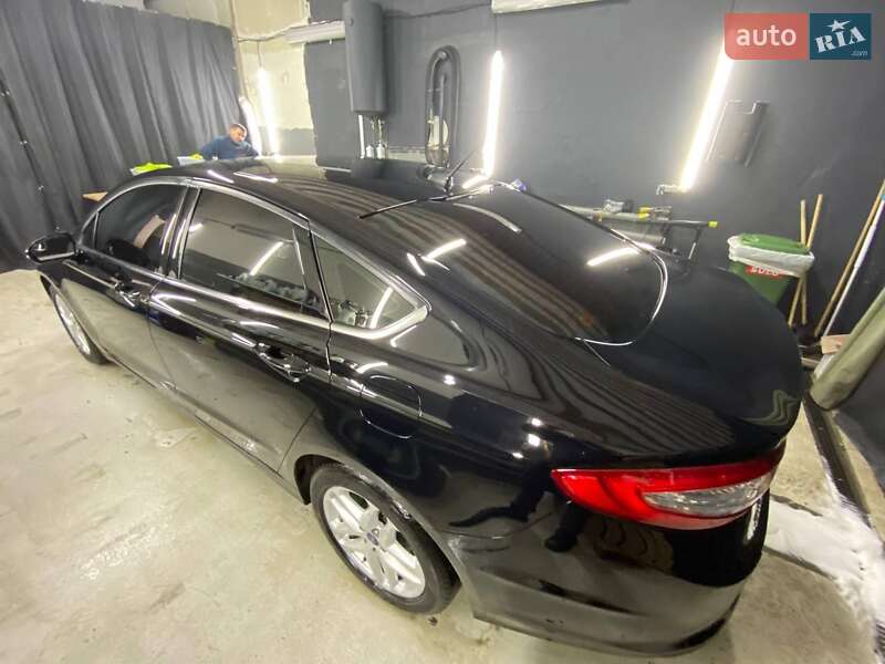 Седан Ford Fusion 2015 в Борисполі