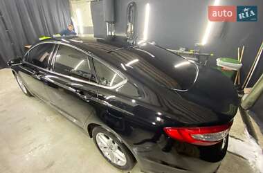 Седан Ford Fusion 2015 в 