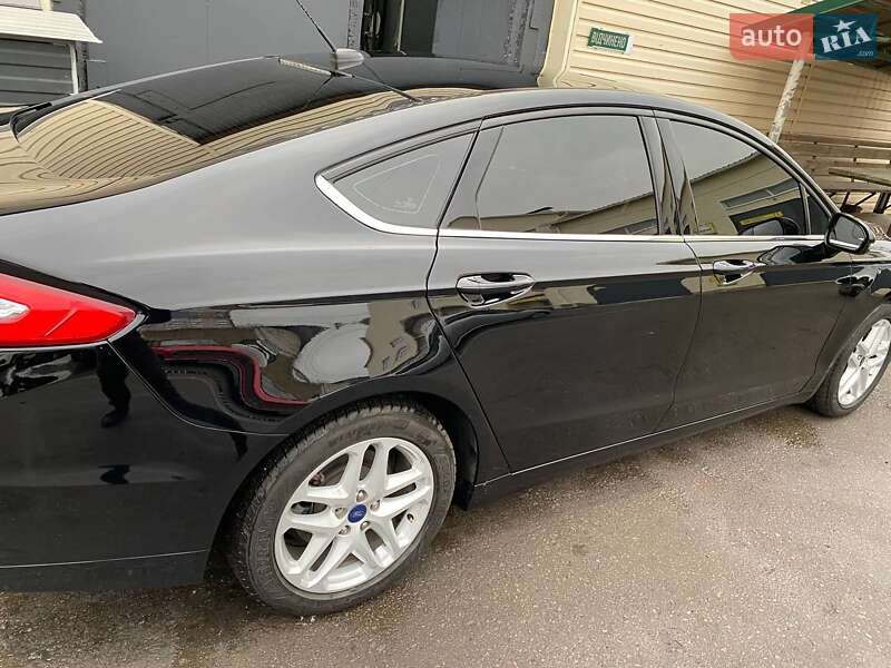 Седан Ford Fusion 2015 в Борисполі