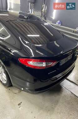 Седан Ford Fusion 2015 в 