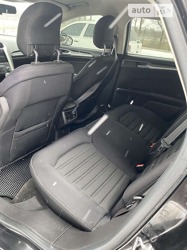 Седан Ford Fusion 2013 в Звягеле