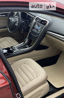 Седан Ford Fusion 2013 в Львове