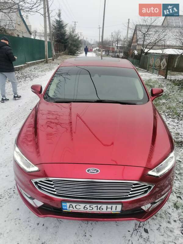 Седан Ford Fusion 2016 в Нововолынске