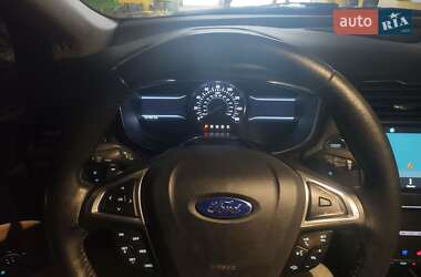 Седан Ford Fusion 2016 в Нововолынске