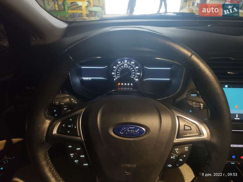 Седан Ford Fusion 2016 в Нововолынске