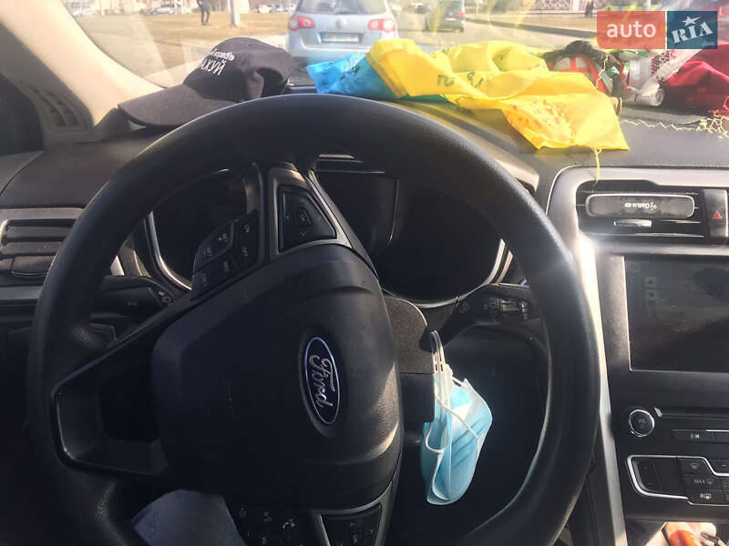 Седан Ford Fusion 2018 в Львові