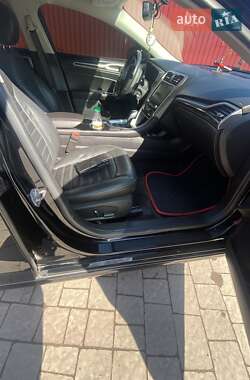 Седан Ford Fusion 2016 в Бродах